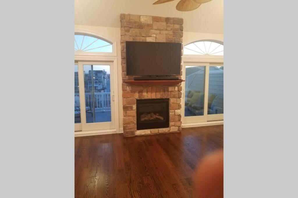 Ocean And Beach Views From Five Decks In Ortley Beach Seaside Heights Extérieur photo