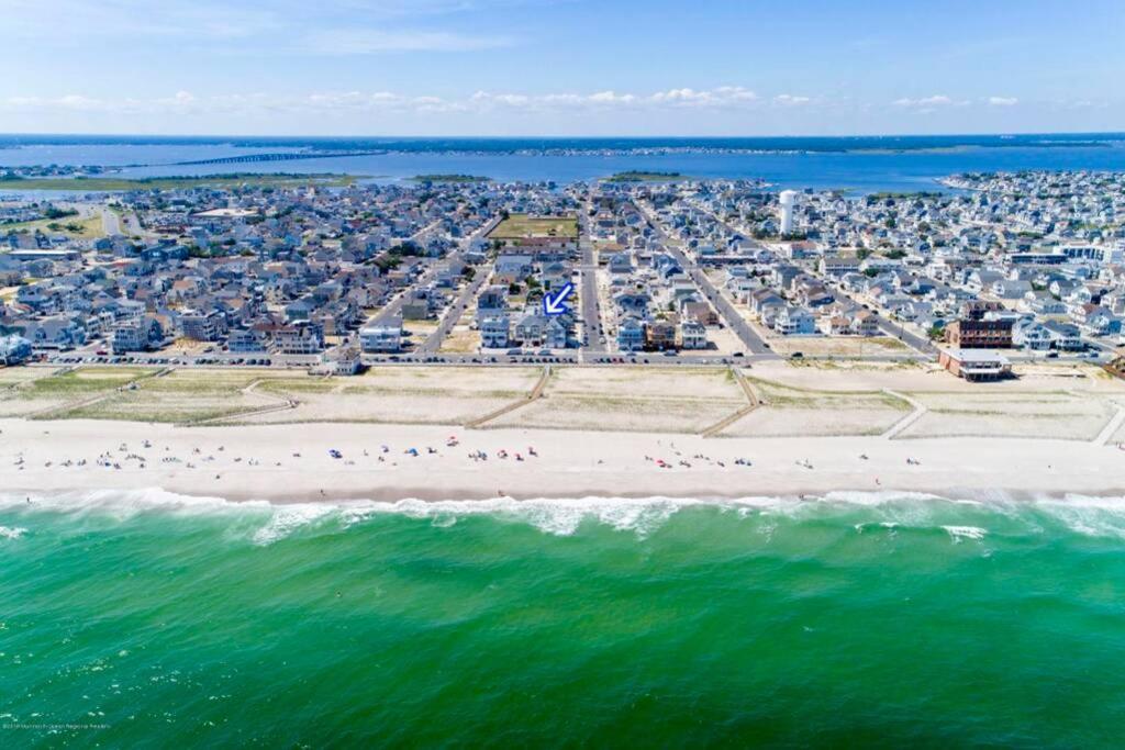 Ocean And Beach Views From Five Decks In Ortley Beach Seaside Heights Extérieur photo